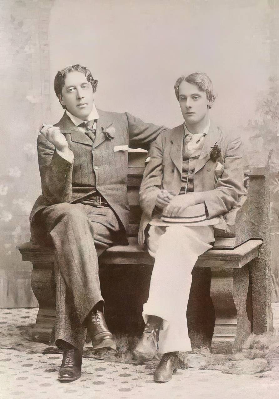 一周最低花26万人民币，大作家被情人送入监狱，墓碑印满少女唇印