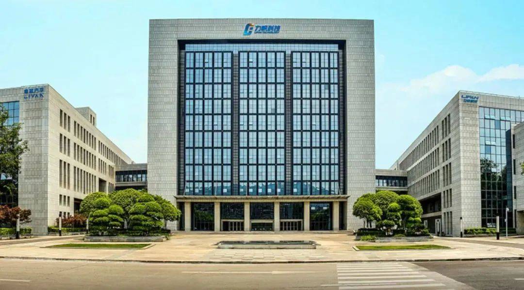 380亿重庆汽车黑马，收编吉利2500人军团