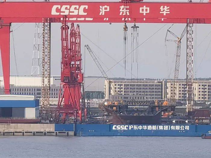 075四号舰“湖北”舰正式官宣！有了076为何还在持续造075？