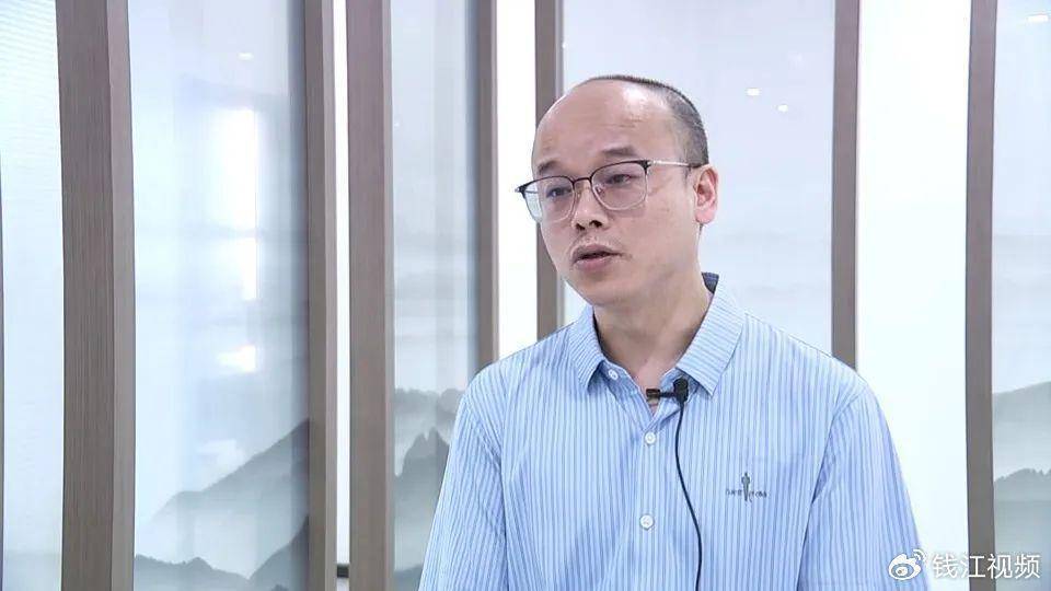 女子例假后游泳大出血，向场馆索赔