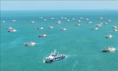 东海万艘渔船出海