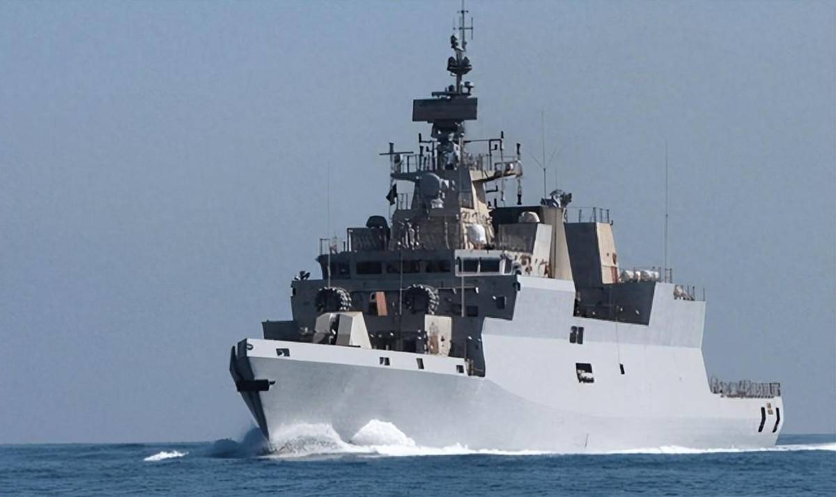 解放军一出动，印度军舰便撤离南海，另一边在钓鱼岛霸气驱逐日本渔船