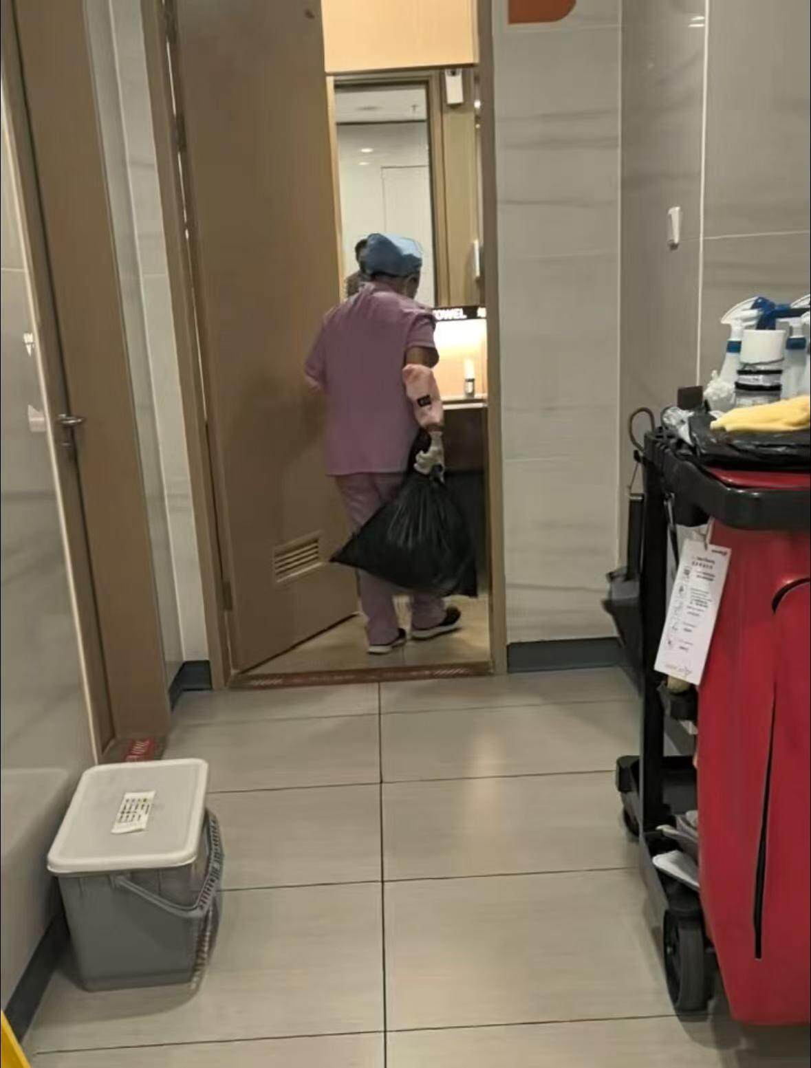 广州一医院厕所开门就放交响乐，是减压还是打扰？