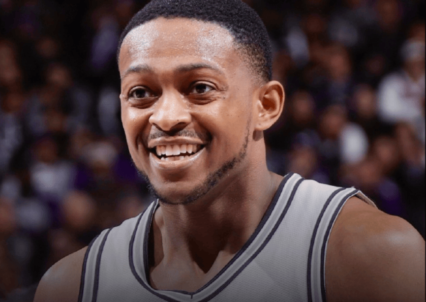 正式完成续约！马刺给出4年2.29亿美元，留下福克斯！