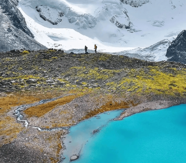 藏民12小时把受伤驴友抬下山收费6万