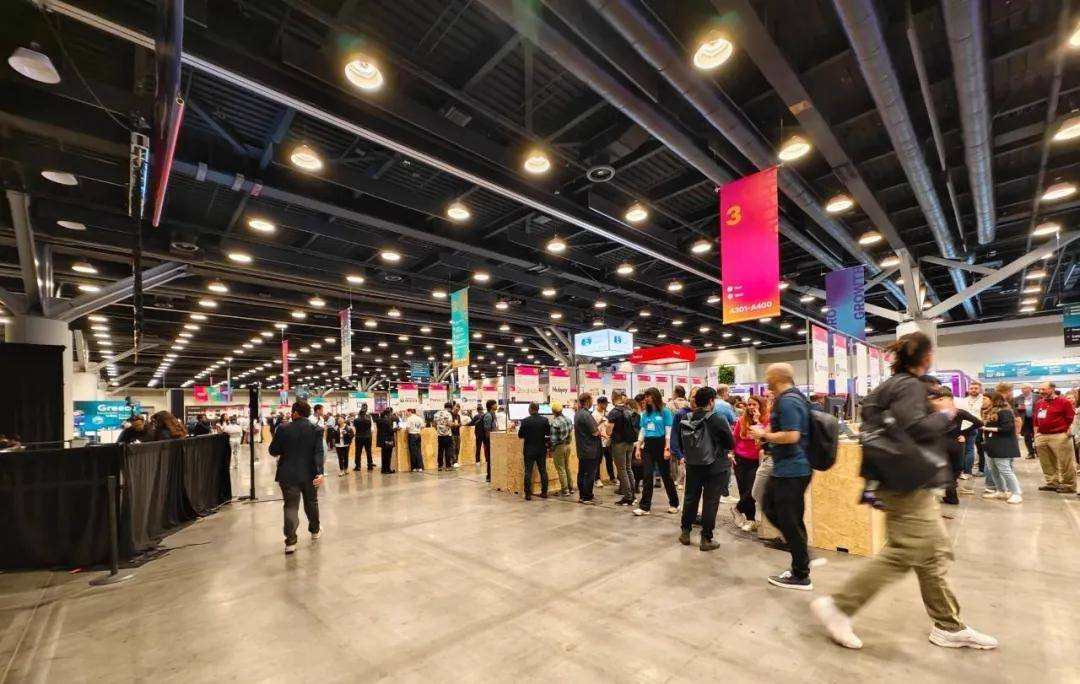 Umia Beauty AI美甲机震撼亮相2025 WebSummit温哥华，掀起智能美业新潮流潮流