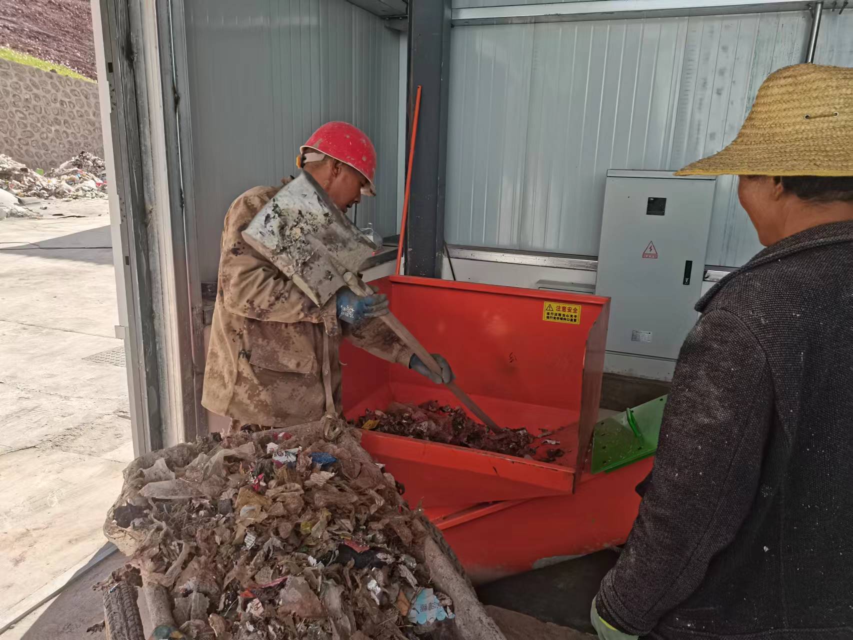 Echipamente de generare a energiei prin fumigare, carbonizare și piroliză a gunoiului RPC Fireprint.