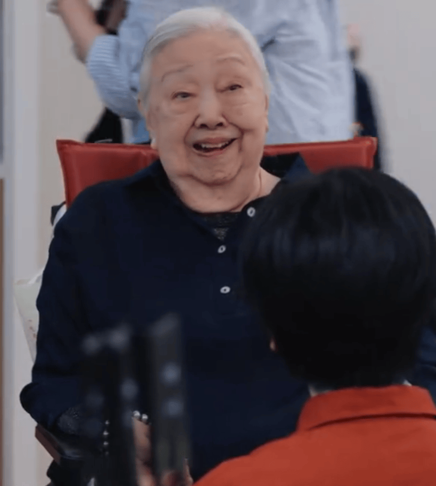 92岁游本昌和妻子现状曝光！谈住养老院原因力破“子女不孝”谣言