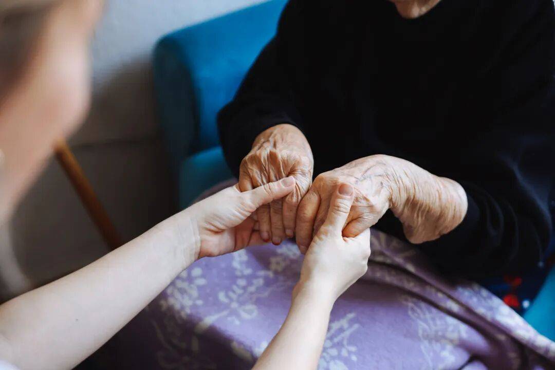 事发上海！未婚夫离世，女子照顾“准公婆”20多年后，申请担任监护人，法院判了