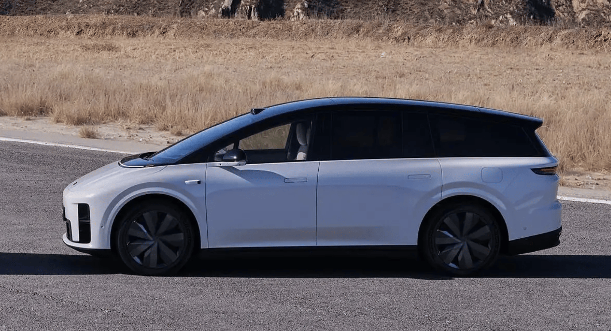 美团：本月超 40 万众包骑手日入超 500 元；SpaceX 将向 X.AI 投资 20 亿美元；谷歌 24 亿美元收购 Windsurf