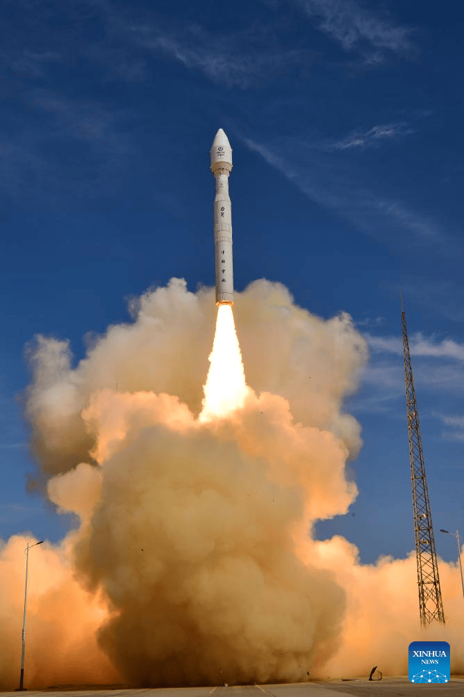 China’s Lijian-1 rocket launches seven satellites