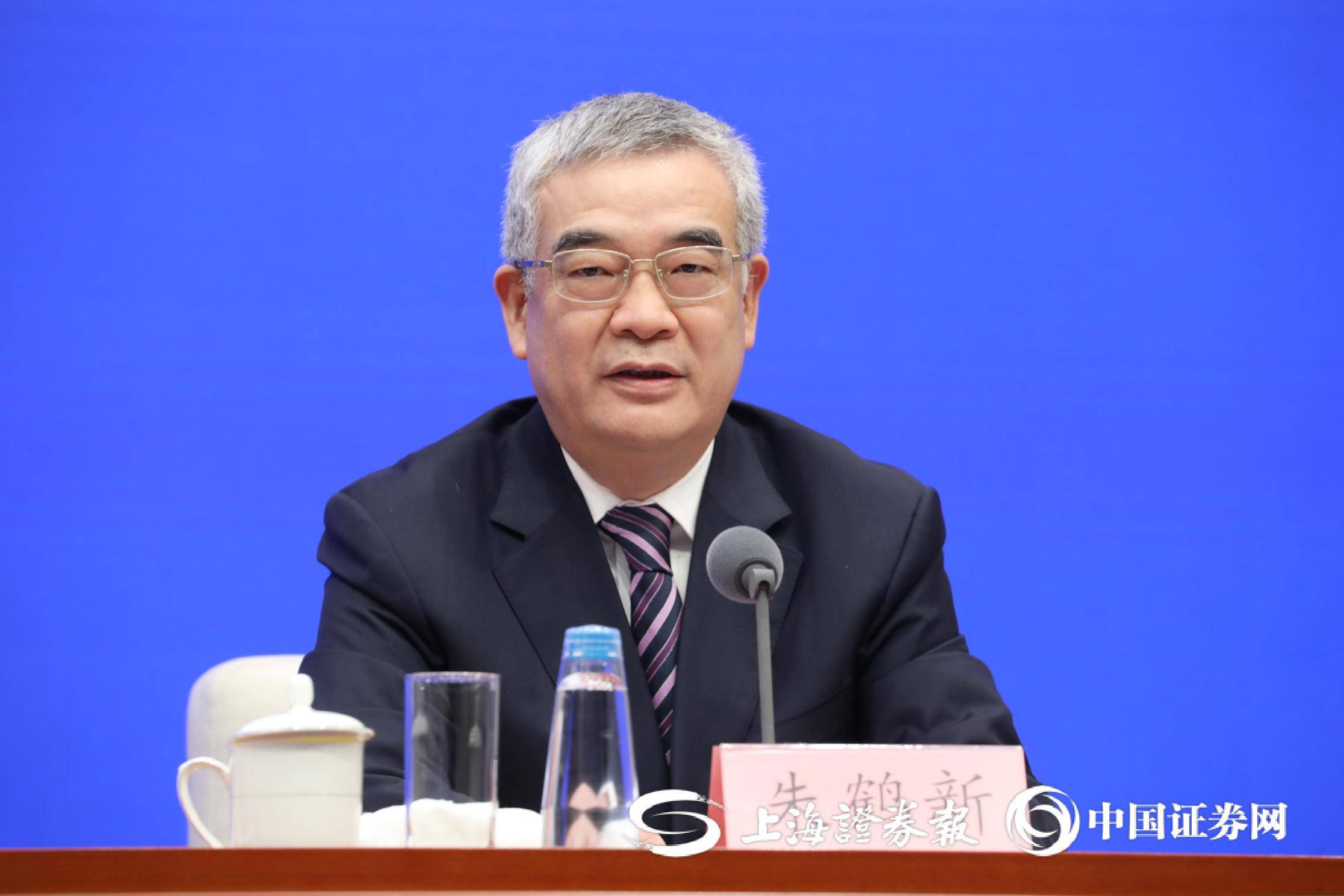 国家外汇局局长朱鹤新：人民币在跨境贸易中占比升至近30%