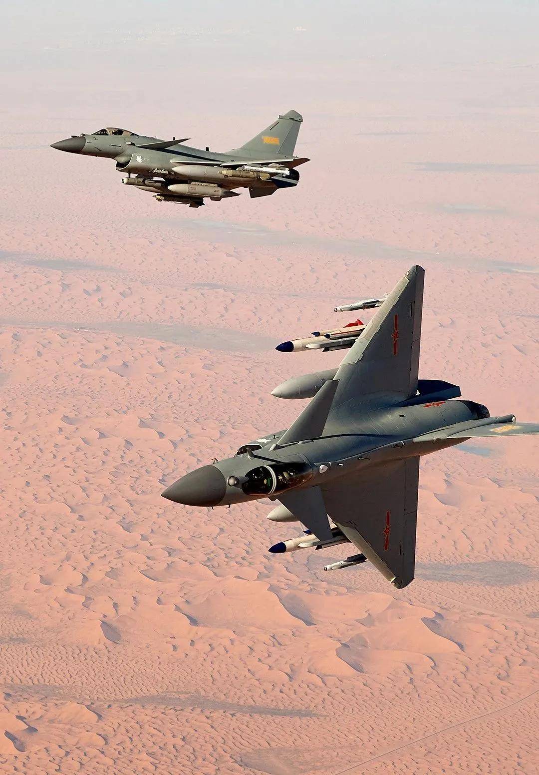 全网热议！央视报道歼-10C“击落”隐形飞机，透露了哪些信息？