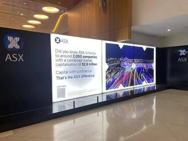 连续降息预计触发周期性行情 澳交所小盘股有望显著受益 NBN 携手亚马逊部署低轨卫星网络 周三澳指创盘中历史新高 黄金股延续升势