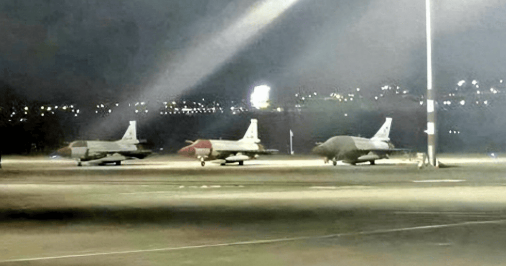 再次闪耀！多架“枭龙”正式交付阿塞拜疆，42亿美元大单落地了？