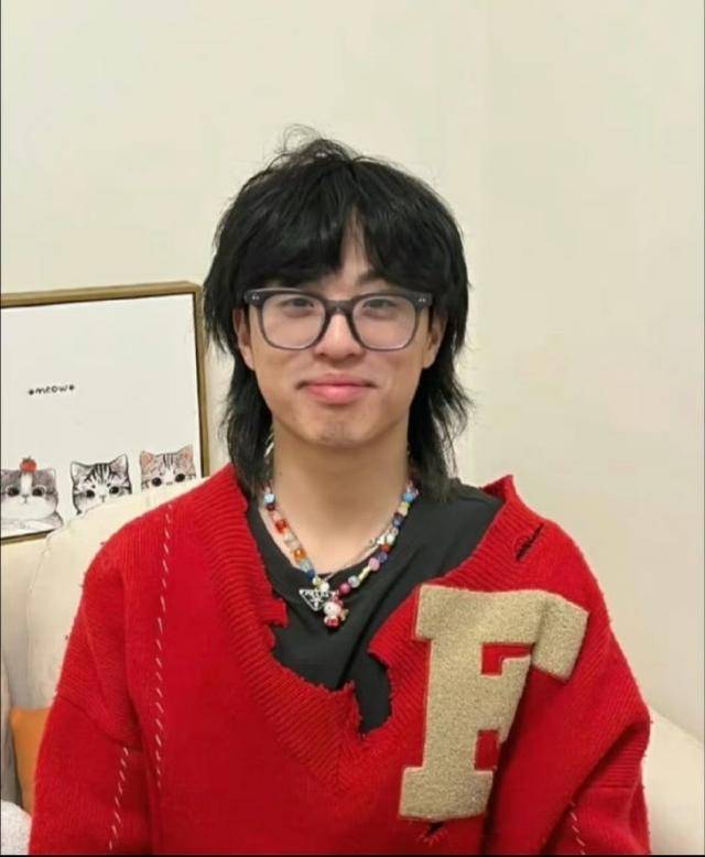 突传噩耗，28岁男歌手抢救无效身亡！9月底刚发布新专辑